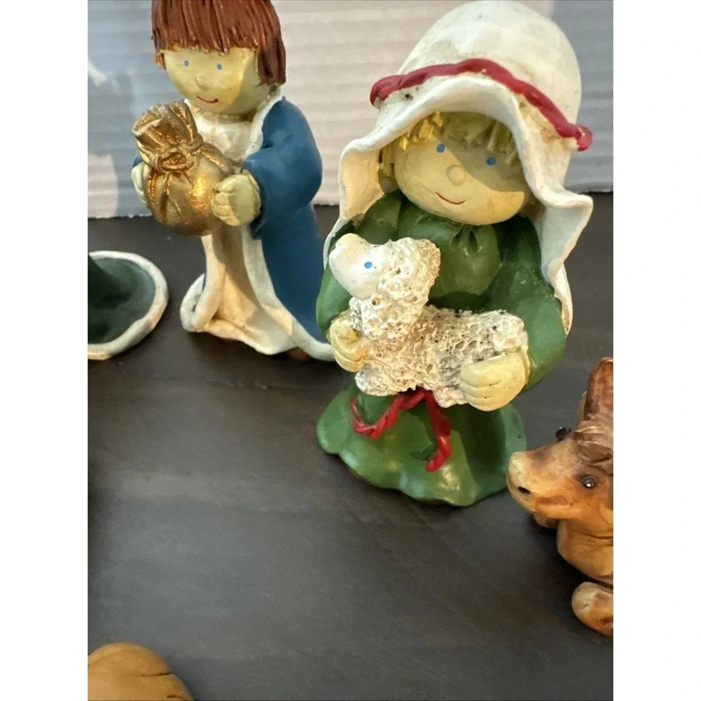 Vintage Porcelain Nativity Set Christmas 11 Piece Resin